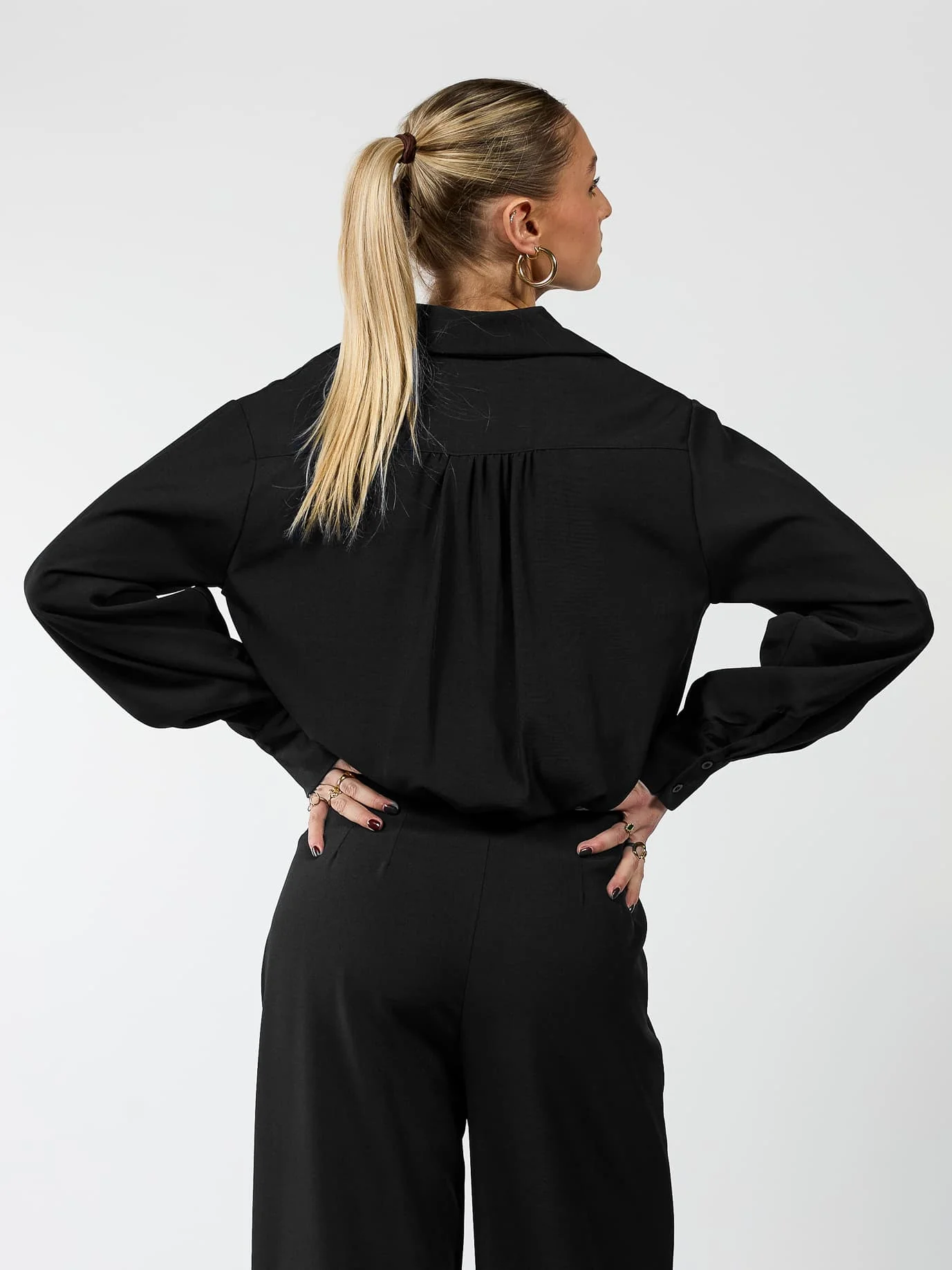 Jip | Cropped blouse | Zwart | Tall - Image 4