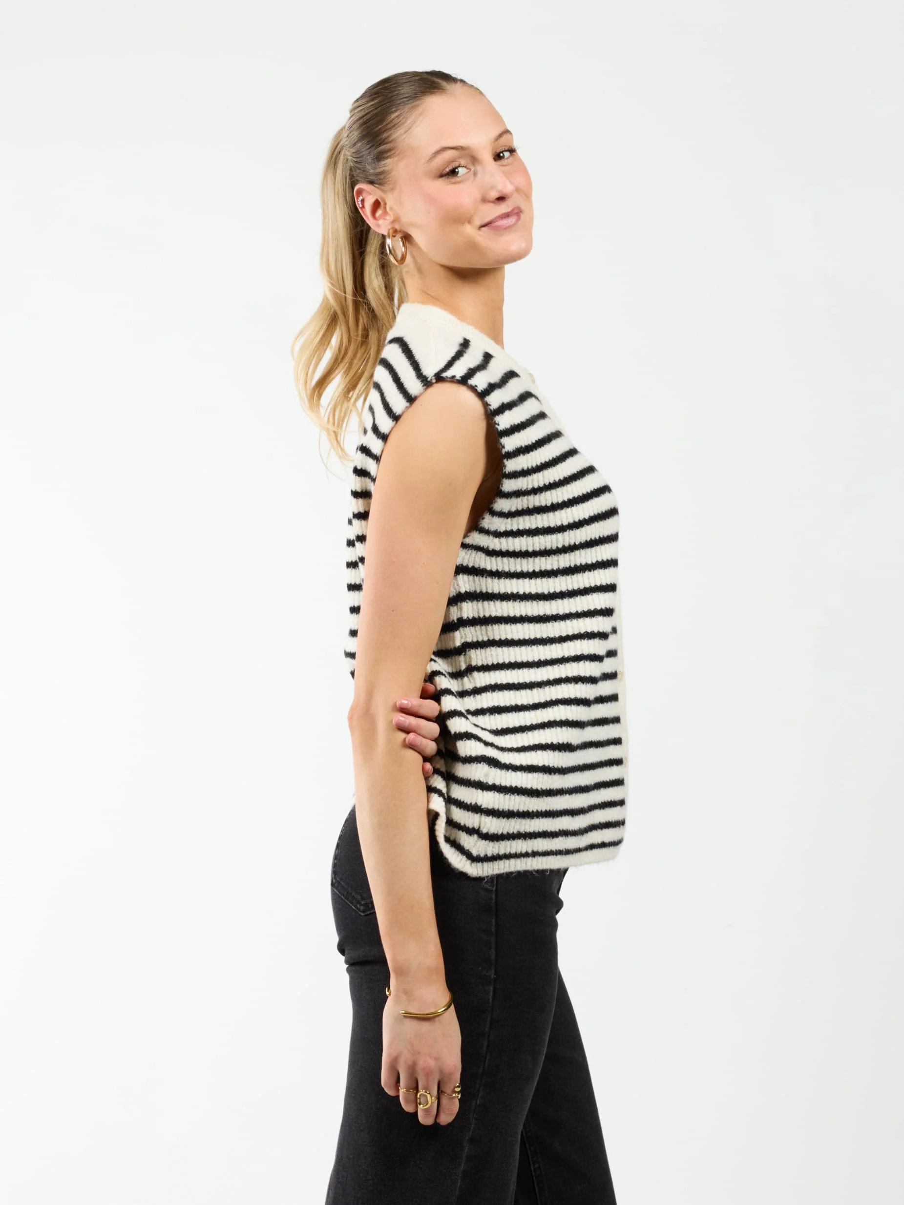 Lola Knitted Spencer met Knoopjes | Zwart wit gestreept | Tall - Image 3