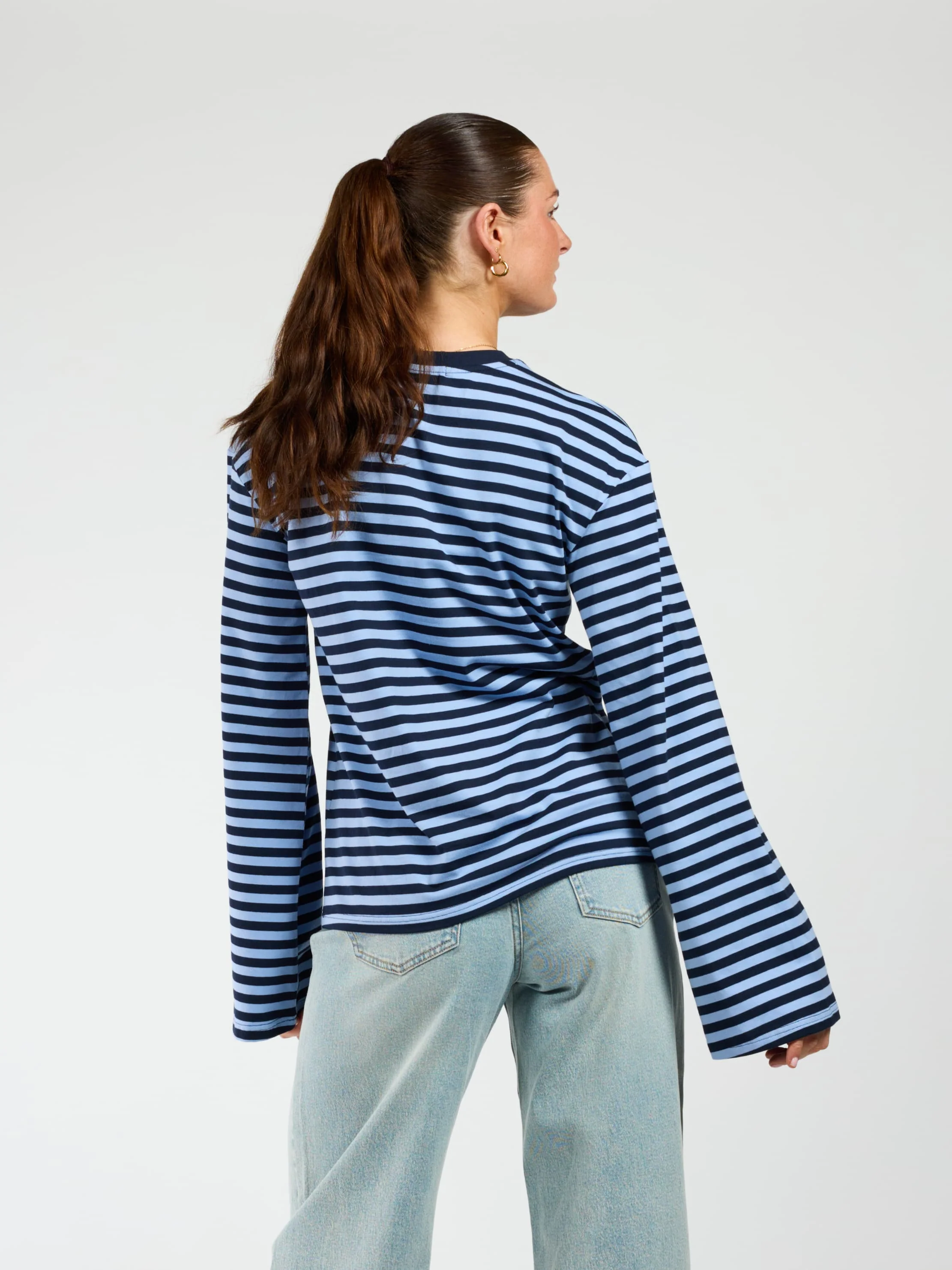Nine Tee | Wijd uitlopende mouw | Gestreept blauw | Tall - Image 6