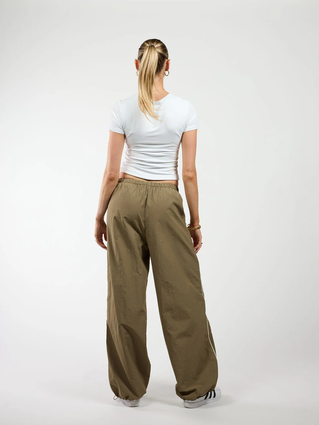 Noor Parachute Pants | Groen | Tall - Image 7
