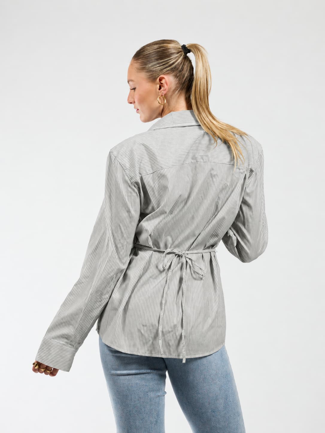 Sem getailleerde blouse | Grijs gestreept | Tall - Image 6